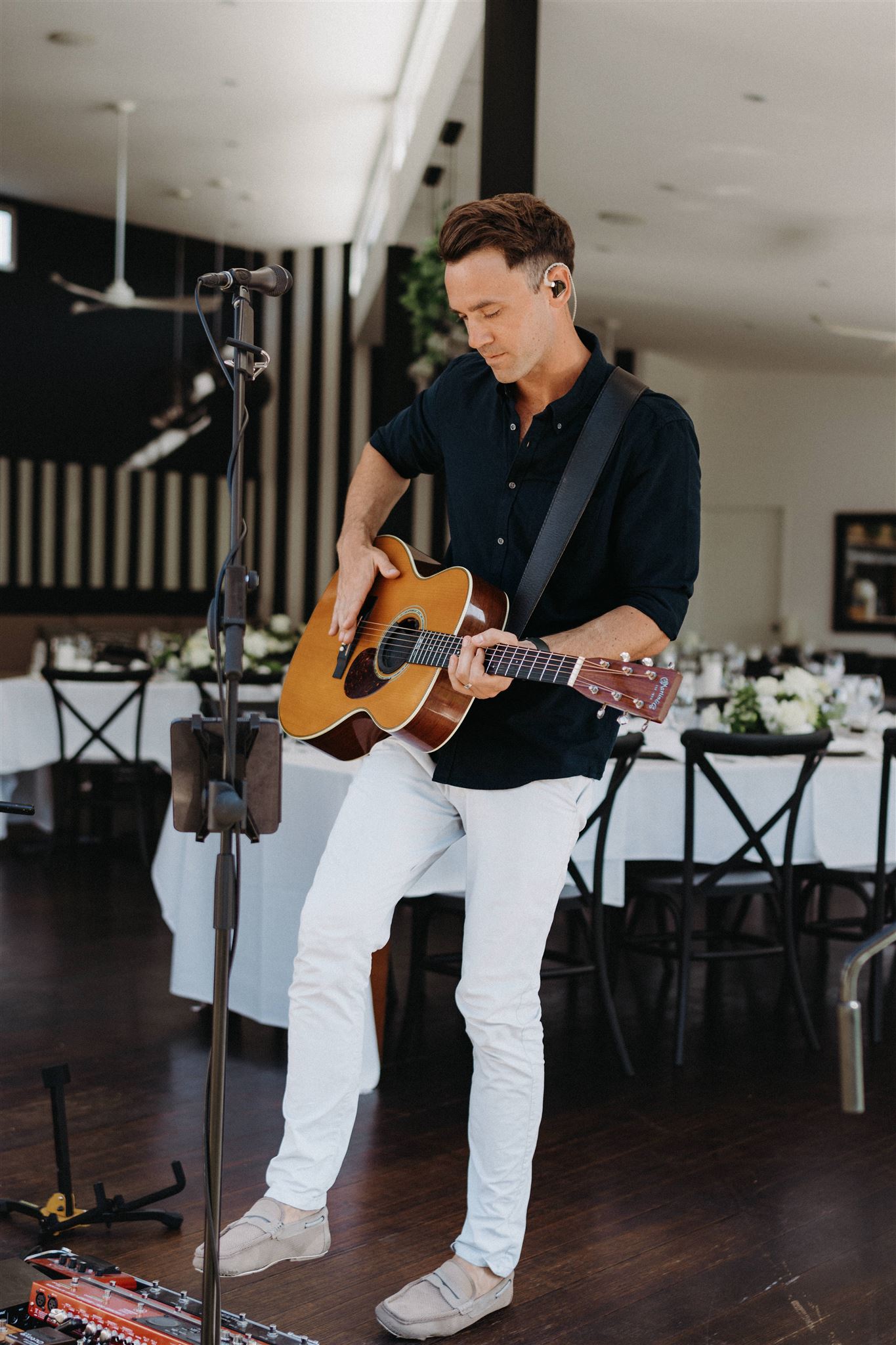 Michael Vos performing live